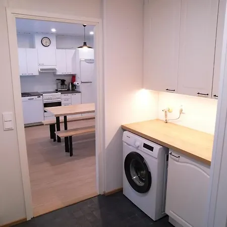 Kolmen Makuuhuoneen Talo - Oma Sauna Korholanmäki