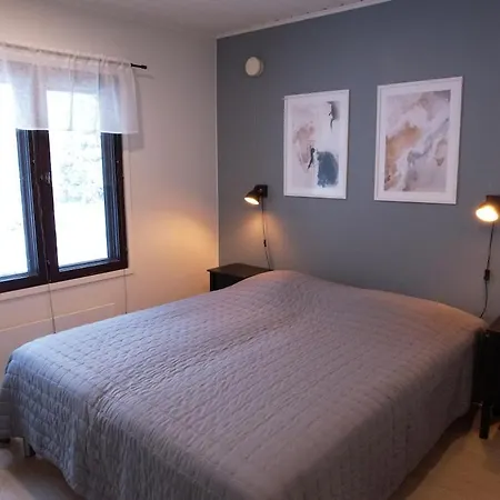 Kolmen Makuuhuoneen Talo - Oma Sauna *